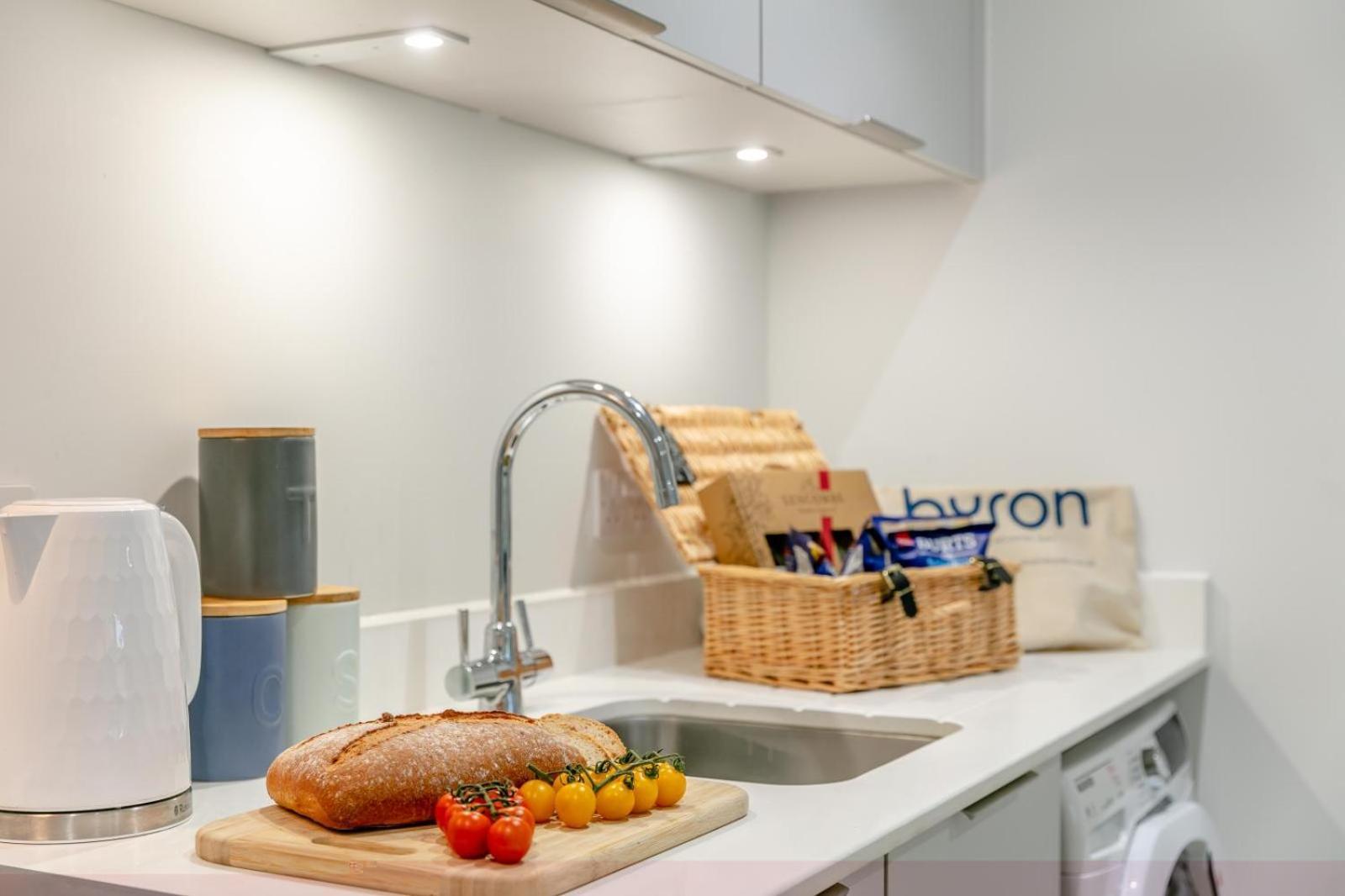 2 Middlecombe - Luxury Apartment At Byron Woolacombe, Only 4 Minute Walk To Woolacombe Beach! Экстерьер фото
